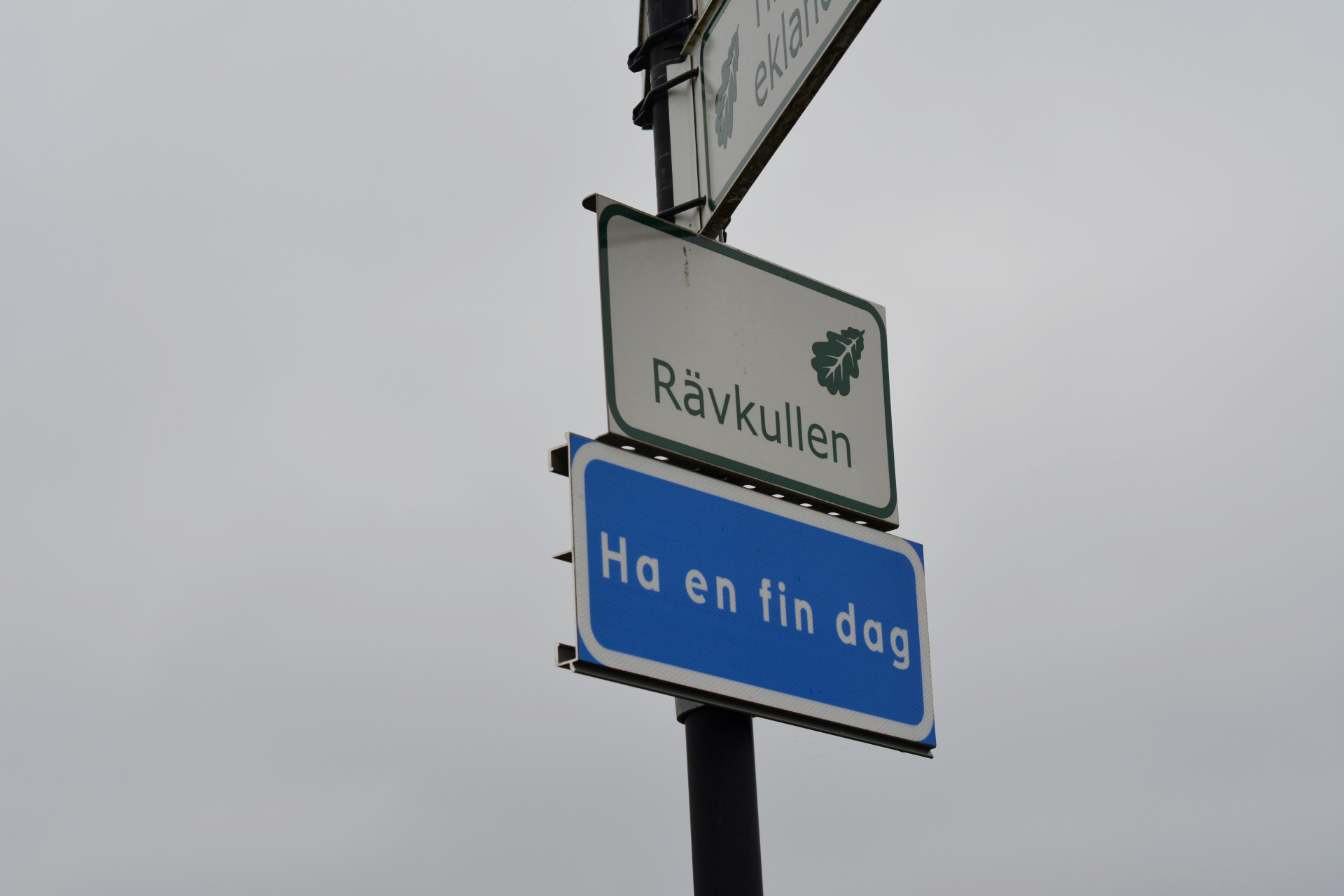 Vägskylt av Rävkullen i Linköping.